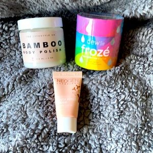 BAMBOO body polish by lifestyle co. 
FROZE lip scrub bye do of the gods